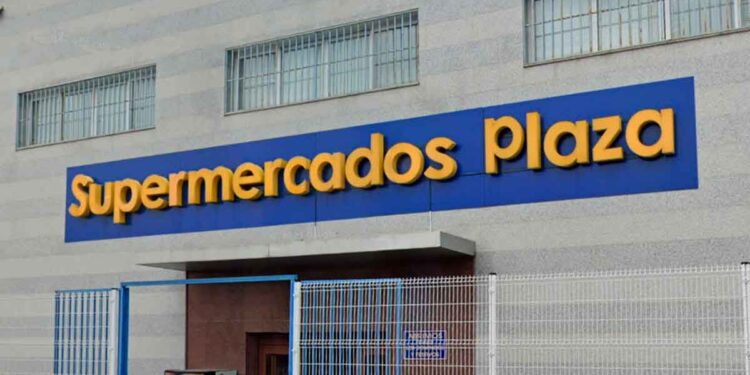 Supermercados Plaza en Madrid, cadena que oferta empleo sin experiencia ni estudios para puestos en carnicería y pollería.