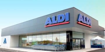 El supermercado que está cobrando a sus clientes por entrar a su establecimiento.