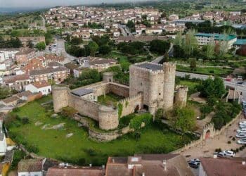 Visita el Castillo de la Coracera.