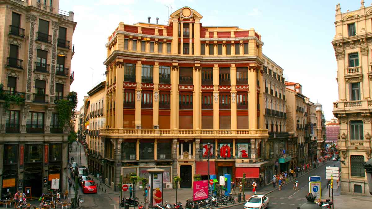 Nuevo hotel-teatro en la calle San Jerónimo de Madrid.