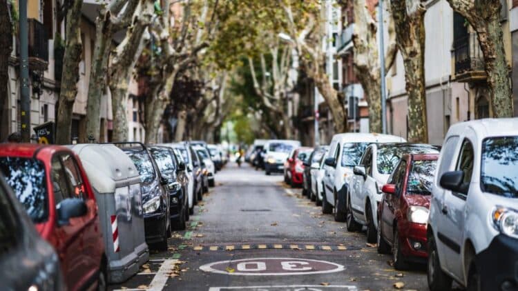 El Servicio de Estacionamiento Regulado de Madrid controla los espacios de aparcamiento de la ciudad.