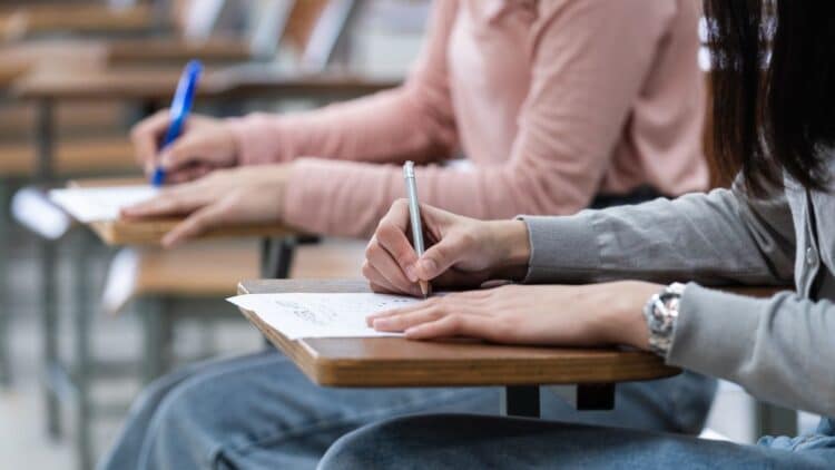 La Comunidad de Madrid realizará un examen a los alumnos de los centros educativos de la región.