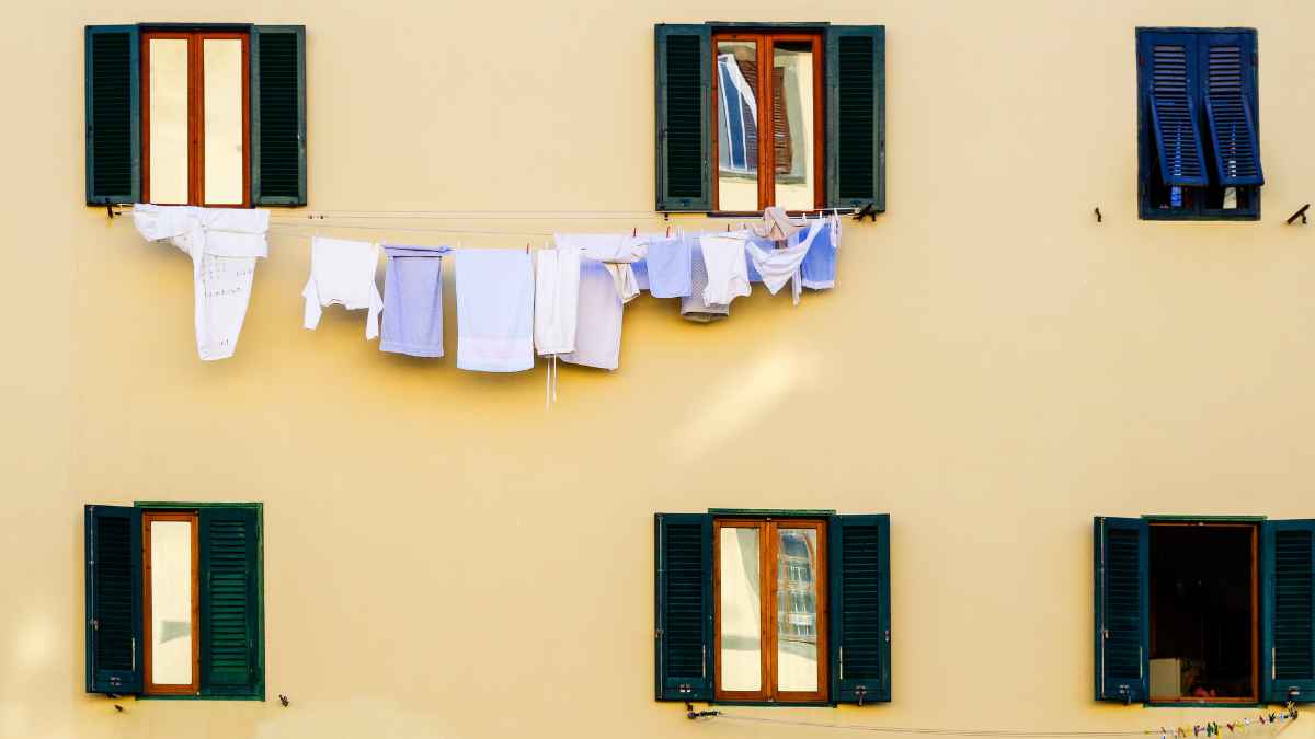 Problemas judiciales por instalar un tendedero.