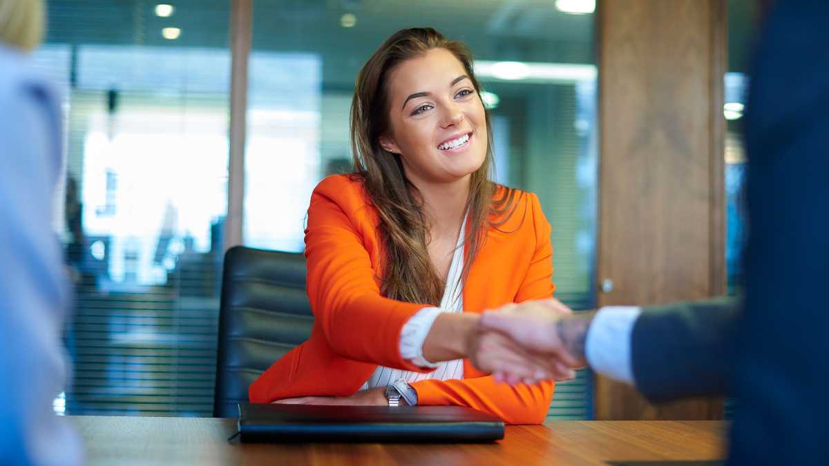 Los programas y talleres de la Comunidad de Madrid para impulsar el empleo joven.