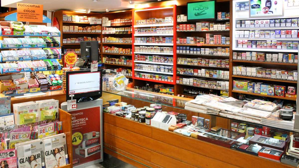 Esto es lo que gana al año el dueño de un estanco.
