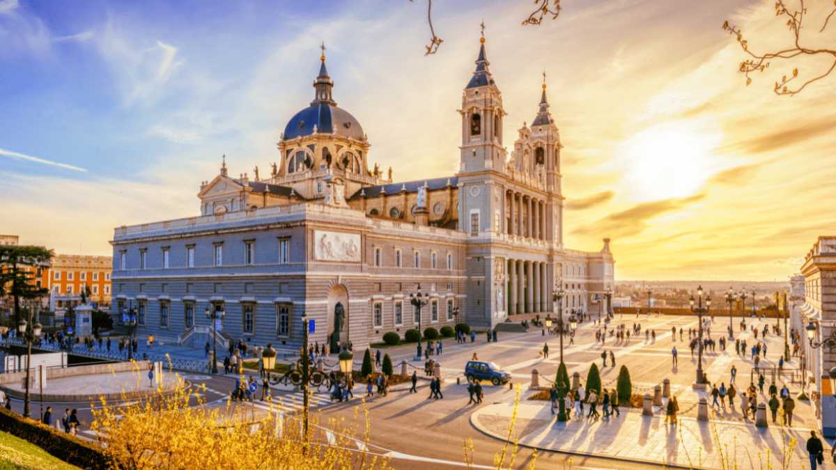 La Comunidad de Madrid ha creado una guía de turismo para fomentar el turismo familiar.