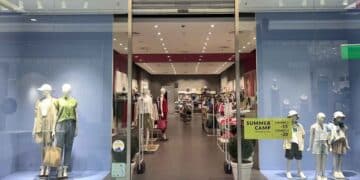 Benetton cierra sus puertas.
