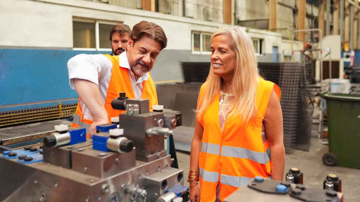 Representantes de la Comunidad de Madrid visitan empresa industrial beneficiaria de ayudas a la innovación y producción