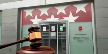 La Consejería de Familia de Madrid ha sido condenada por obviar la reclamación de una persona con discapacidad.