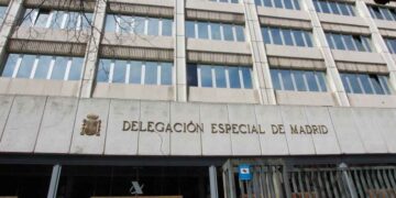 Fachada de la Delegación Especial de Madrid de la Agencia Tributaria, donde se gestionan las deducciones autonómicas del IRPF 2024 / 2025
