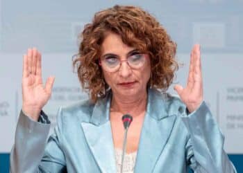Responsable del Ministerio de Hacienda explica en rueda de prensa la devolución de 1.200 € en la Declaración de la Renta