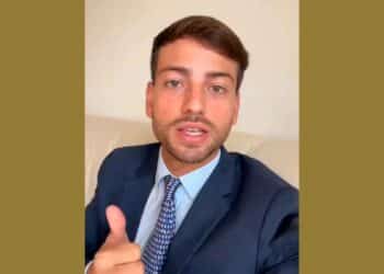 Abogado laboralista explicando las 41 enfermedades que dan derecho a la incapacidad permanente