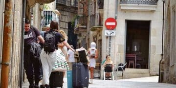 Adiós a Airbnb: Consumo exige bloquear más de 65.000 anuncios de pisos turísticos por violar esta normativa