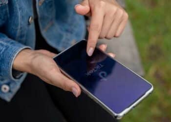 La OCU advierte sobre este nuevo modelo de estafa en Tiktok.