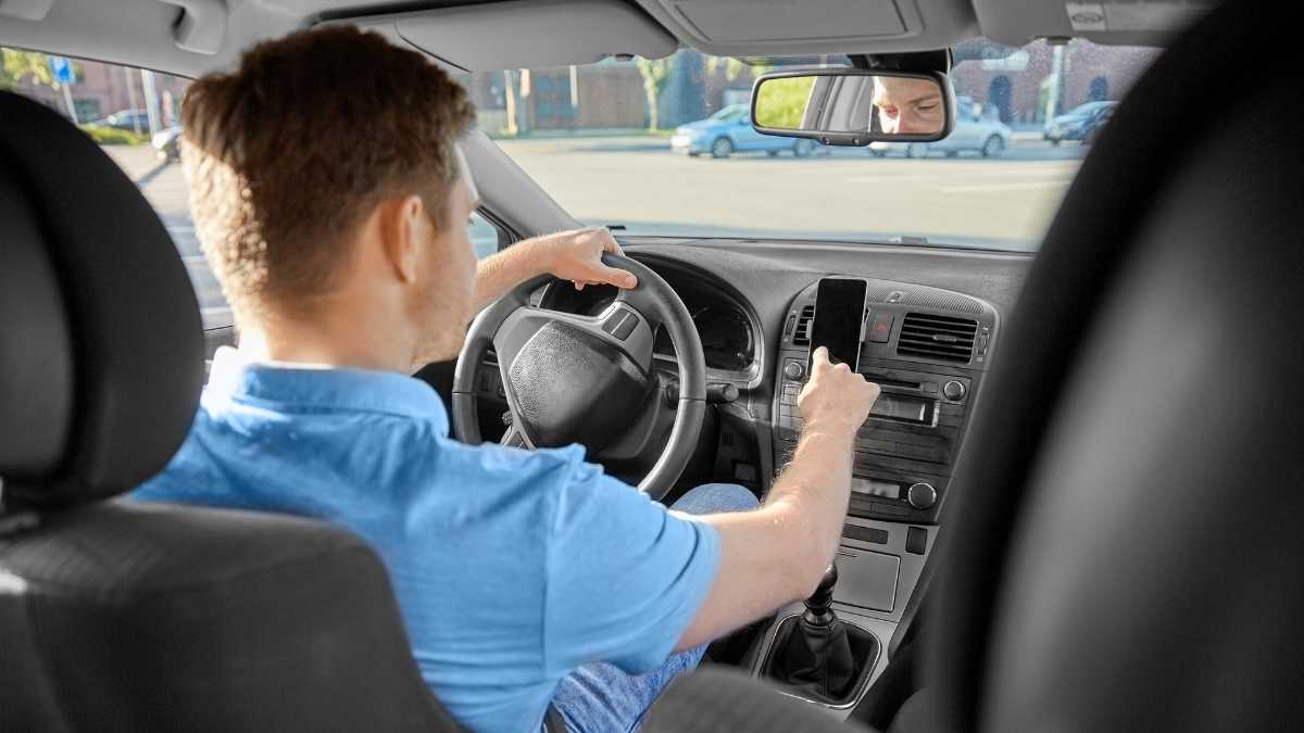 Infracción y multa por no identificar al conductor de tu vehículo.