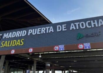 El robo de cables en varios puntos de la línea Madrid-Sevilla provoca retrasos en el AVE.
