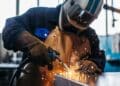 Un trabajador demanda a su empresa tras readmitirle.
