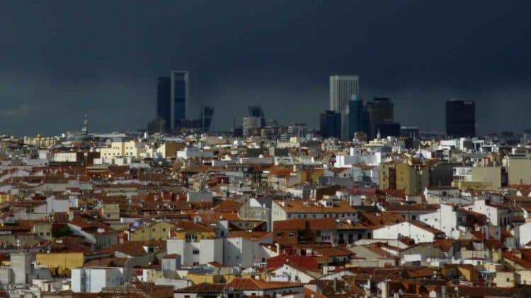 Granizo y lluvia en Madrid.