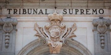 Fachada del Tribunal Supremo de España, epicentro del fallo que refuerza los derechos fiscales de los empleados