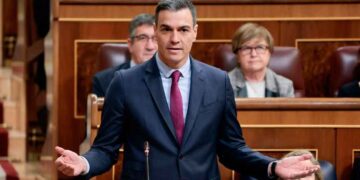“Político interviene en el Congreso para presentar la ayuda de 2.400 € anuales por cada hijo menor de 18 años
