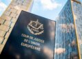 Fachada y rótulo del Tribunal de Justicia de la Unión Europea en Luxemburgo, protagonista de la sentencia sobre comisiones de apertura hipotecaria