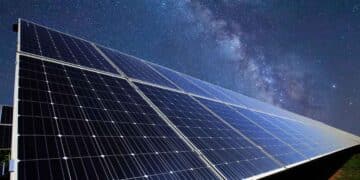 ¿Cómo funcionan los paneles solares nocturnos?
