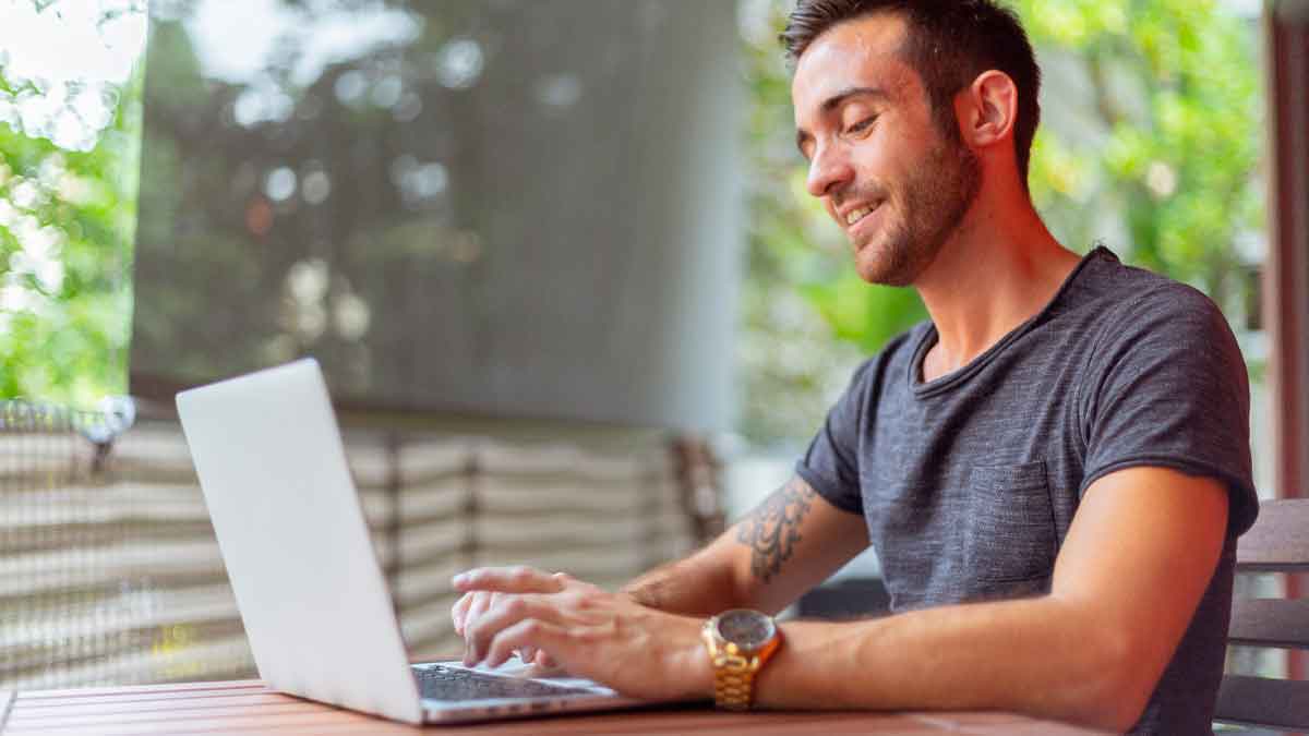 Contribuyente corrige online su declaración de la Renta en Renta WEB para aumentar la devolución del IRPF