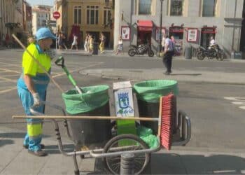 Cómo conseguir un empleo de barrendero.