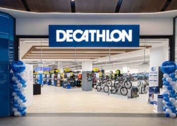 Adiós a las sombrillas: Decathlon cambia los veranos en la playa para siempre con este invento.