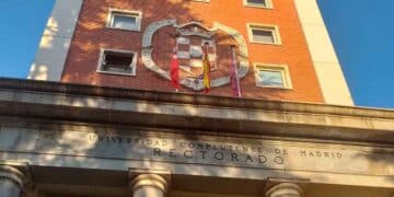 Fachada del Rectorado de la Universidad Complutense de Madrid, vía de acceso universitaria para mayores de 25 sin selectividad