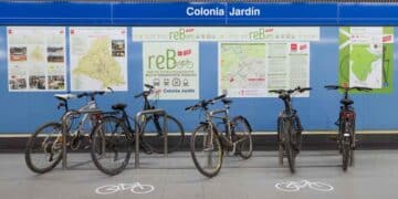 Aparcabicis en el Metro de Madrid.