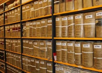 Visita a los archivos de la Comunidad de Madrid.