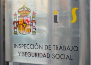 Cartel de la Inspección de Trabajo y Seguridad Social en España, organismo que sanciona el fraude de ley en contratos de formación