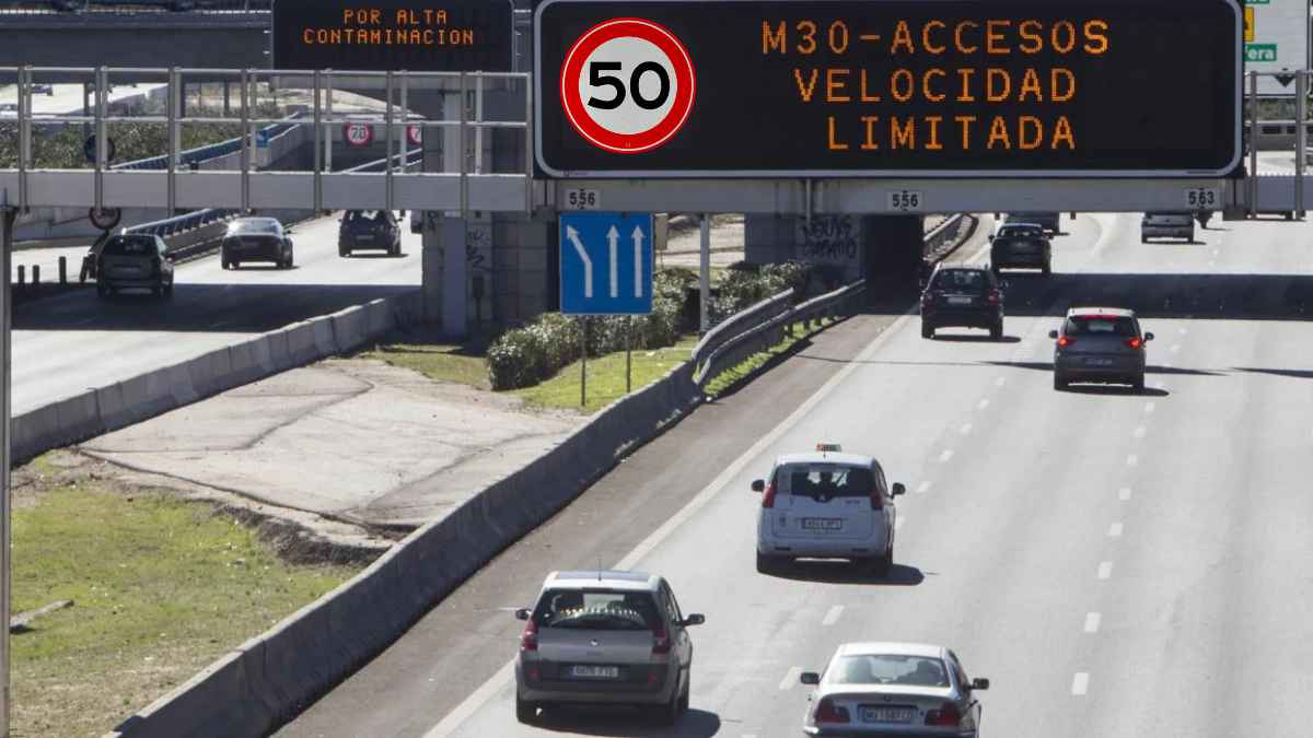 Señal de 50 km/h en la M-30 por obras del Parque Ventas y control de radares.