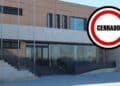 Ayuntamiento de Paracuellos de Jarama cerrado por fiestas locales.