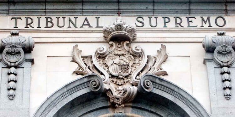 Fachada del Tribunal Supremo de España, órgano que limita la devolución íntegra de la pensión de orfandad reclamada por el INSS