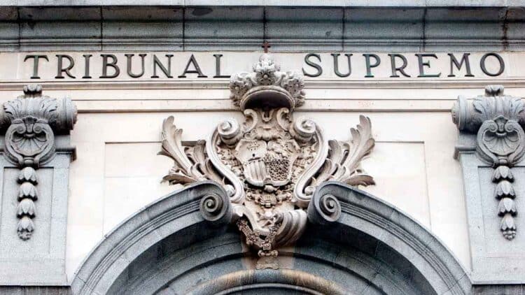 Fachada del Tribunal Supremo de España, órgano que limita la devolución íntegra de la pensión de orfandad reclamada por el INSS