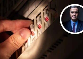 mano accionando interruptores electricos y Pedro Sánchez simbolo medidas gobierno contra apagon abril 2025.