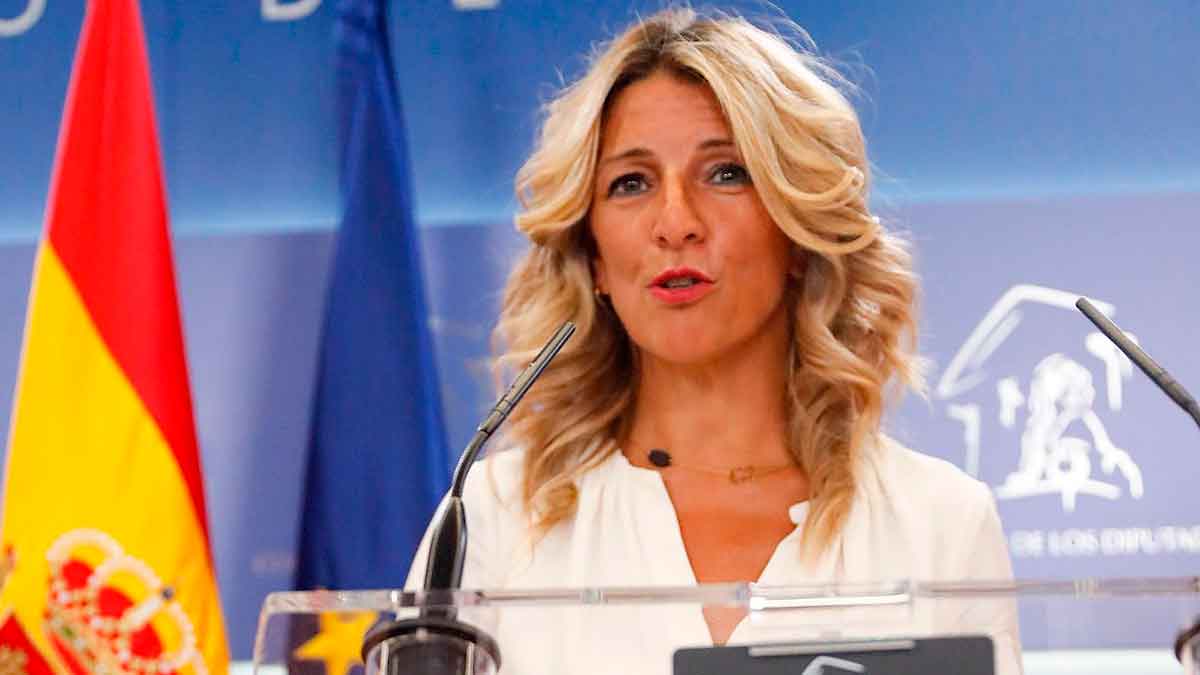 Yolanda Díaz anuncia la ley que fija la semana laboral en 37,5 horas durante una rueda de prensa oficial