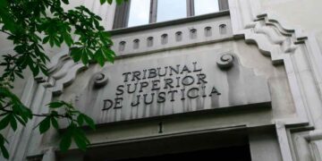 Fachada del Tribunal Superior de Justicia que anuló el preaviso de 30 días para reincorporarse tras una excedencia