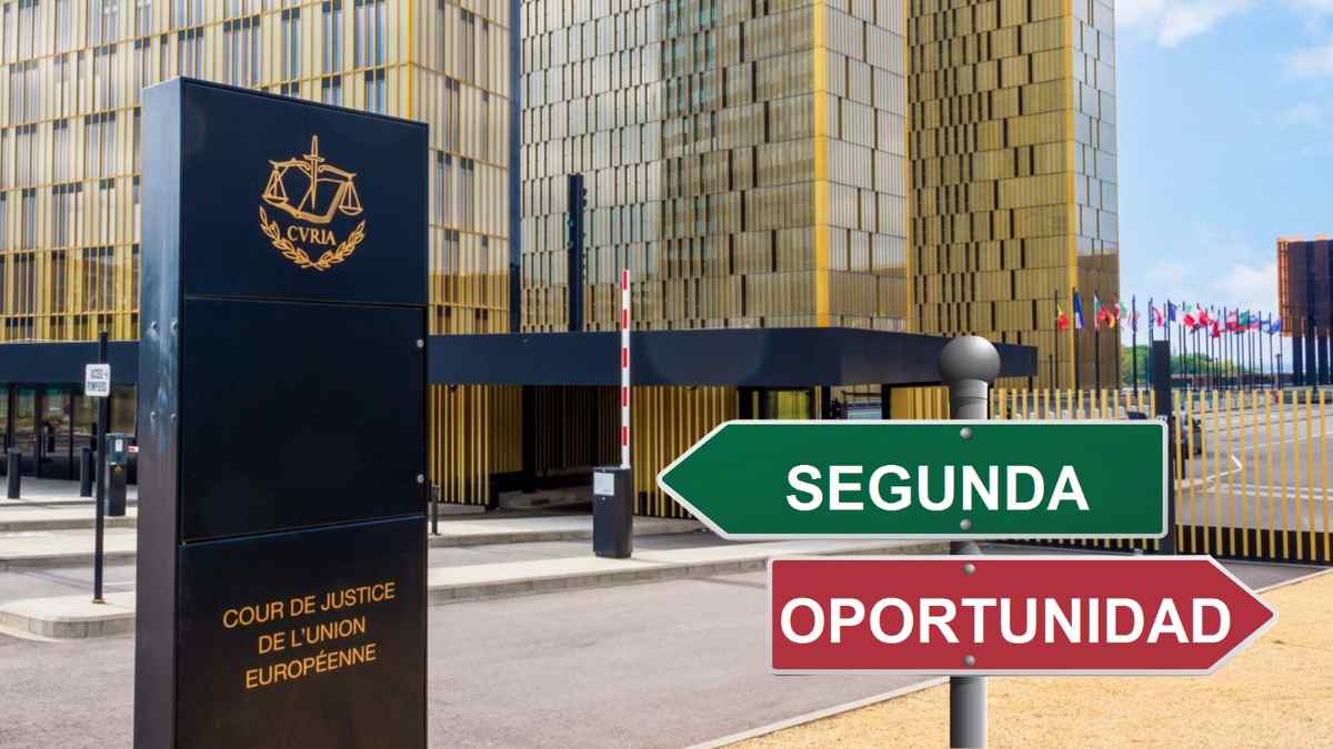 Tribunal de Justicia de la Unión Europea con cartel “Segunda Oportunidad” que simboliza la cancelación de deuda pública.