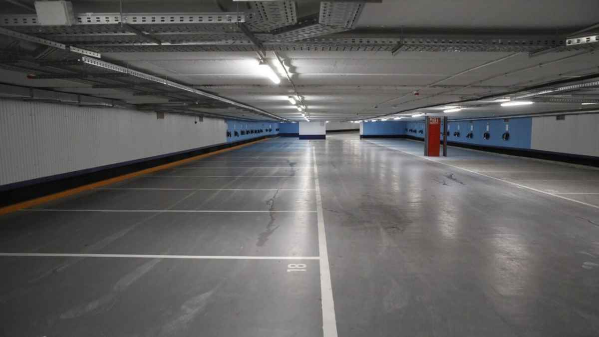 Entrada del aparcamiento municipal Luna-Tudescos en Madrid, parte de las 255 nuevas plazas para residentes y comerciantes del Centro.