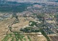 Vista aérea del solar militar de Campamento, futuro barrio con 11 000 viviendas asequibles a 20 minutos del centro de Madrid