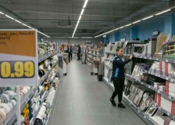 Interior tienda Action.