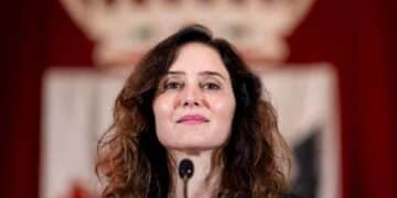 Ayuso en rueda de prensa anunciando la nueva sede electrónica para municipios madrileños