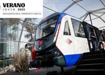 Tren del programa Verano Joven 2025 con descuentos del 90 % para jóvenes viajando barato.