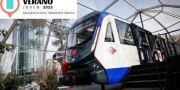 Tren del programa Verano Joven 2025 con descuentos del 90 % para jóvenes viajando barato.
