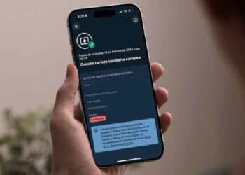 Pantalla de iPhone con la Tarjeta Sanitaria Europea, tu app para atención médica gratis en la Unión Europea.