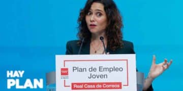 Isabel Díaz Ayuso presentando el Plan de Empleo Joven con ayudas de 1.500 euros para desempleados menores de 30 años en Madrid