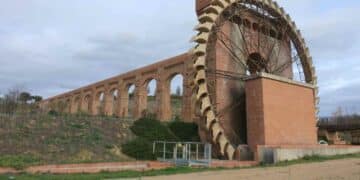 Noria hidráulica de la Azuda de La Montaña en Aranjuez, Madrid.